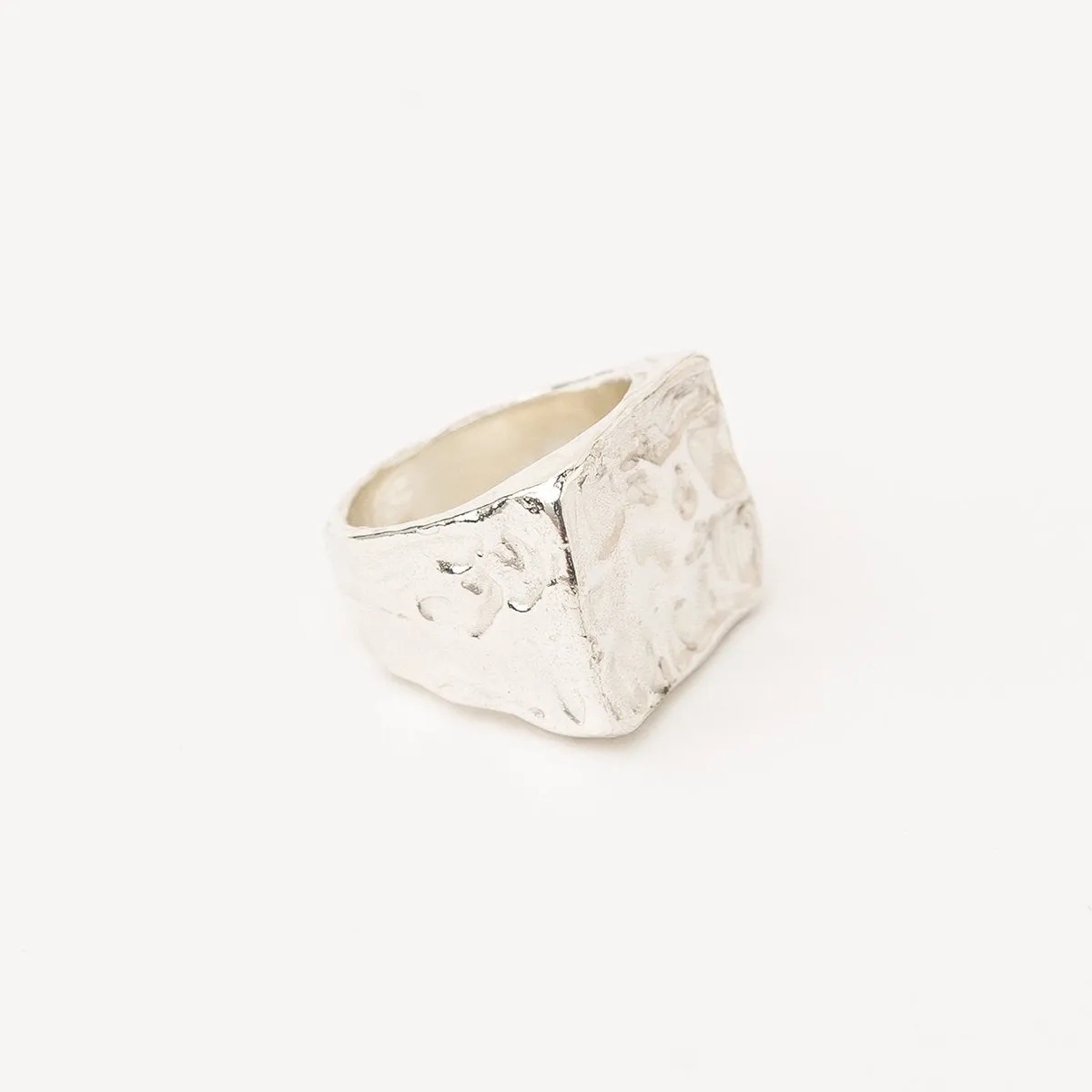 AREIA RECTANGULAR SIGNET RING