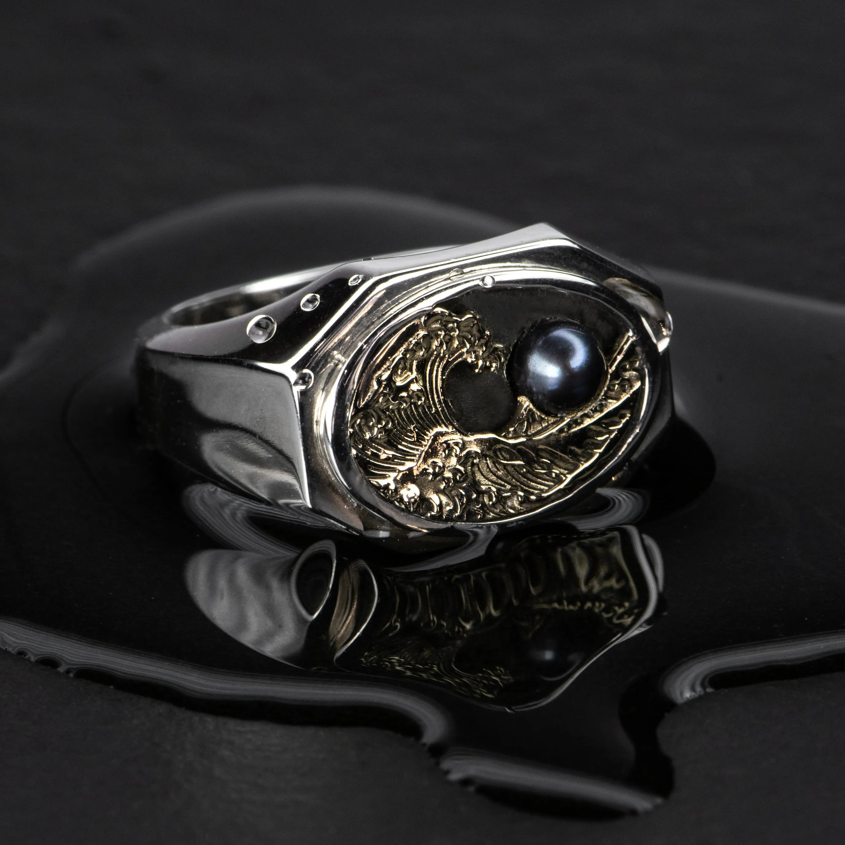 Pearl Signet Ring - TEMPEST