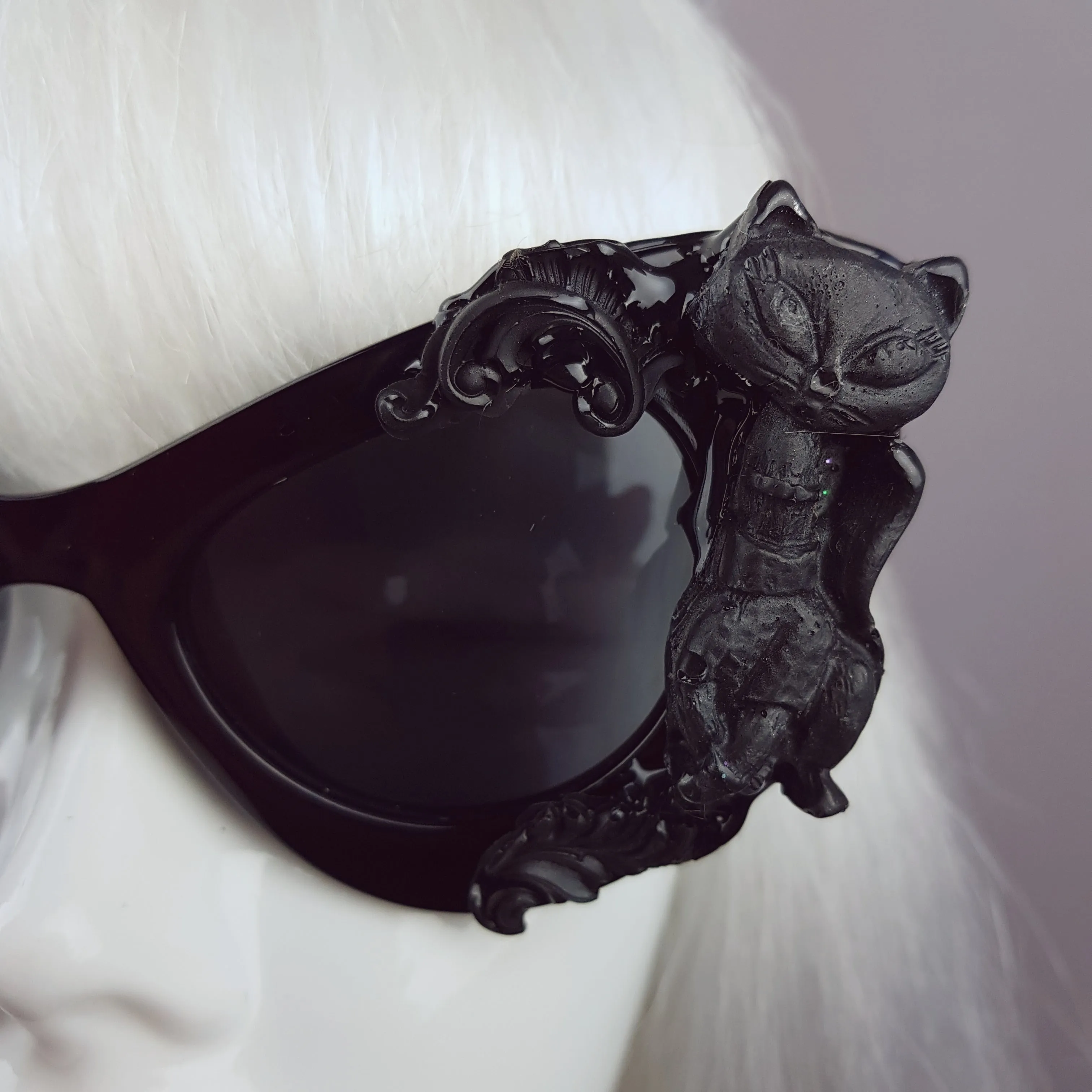 "Bakeneko" Black Cat Filigree Sunglasses