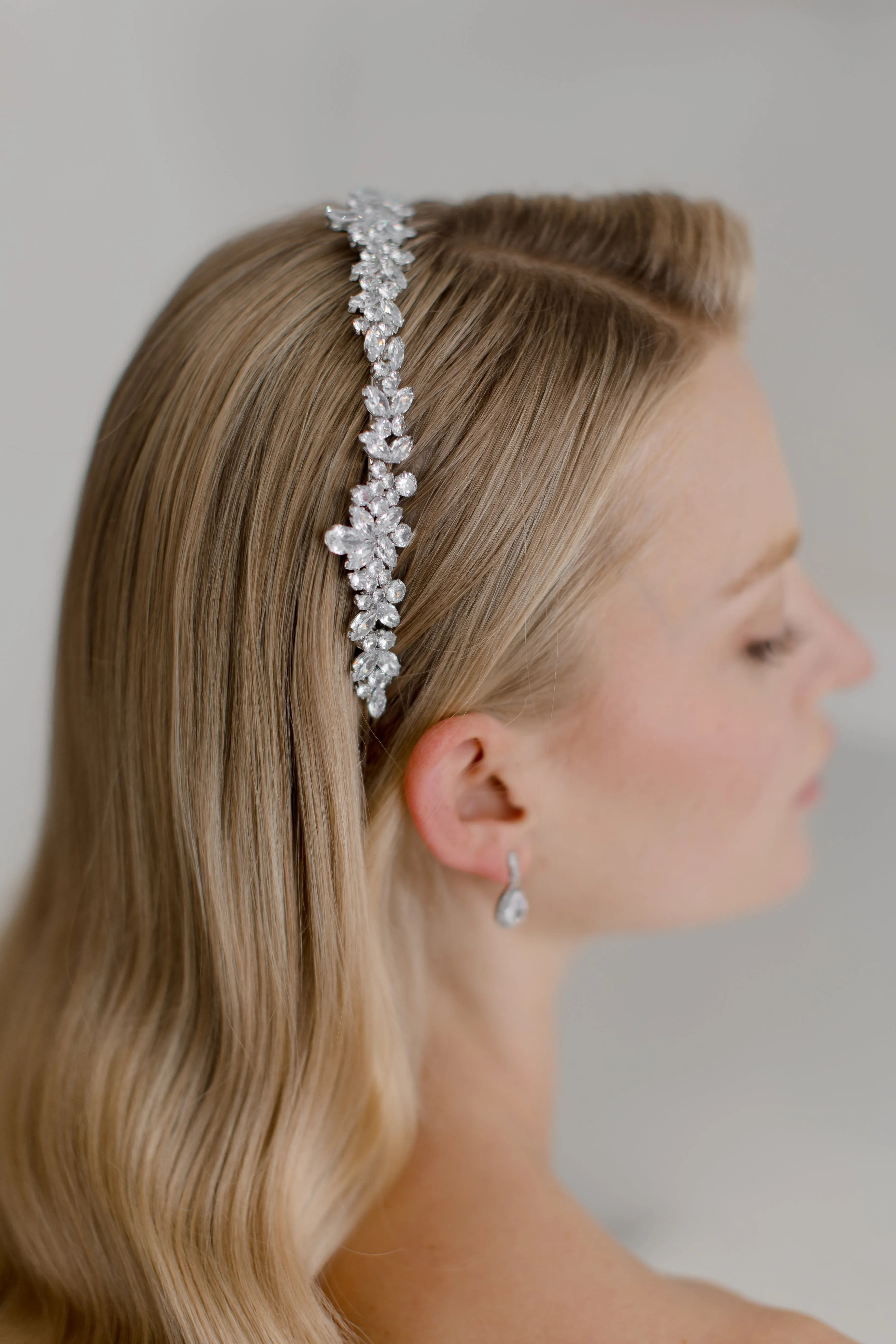 Saphira - Elegant Sparkling Crystal Bridal Headband Crown