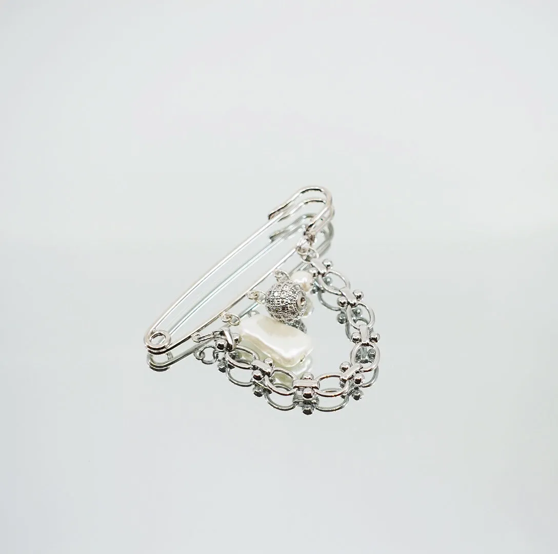 Silver Filigree Brooch with Baroque Pearl