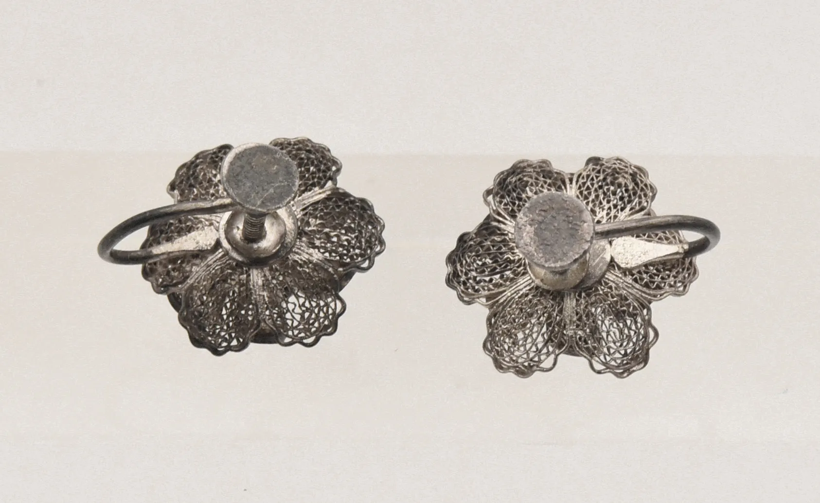 Vintage Filigree Silver Flower Screw Back Earrings