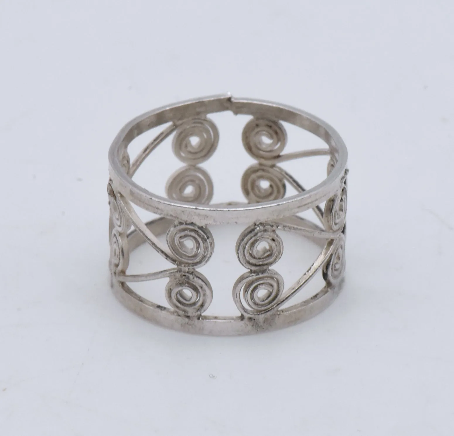 Vintage Open Filigree Silver Band - Size 5.5